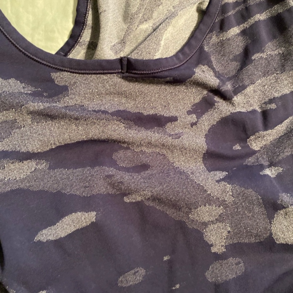 ATHLETA Speedlight Camo Racerback Seamless Tank Top Nylon Blue Women Size Large - Picture 9 of 10